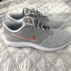 Nike Flex Contact Silver/Rose Gold Sneaker